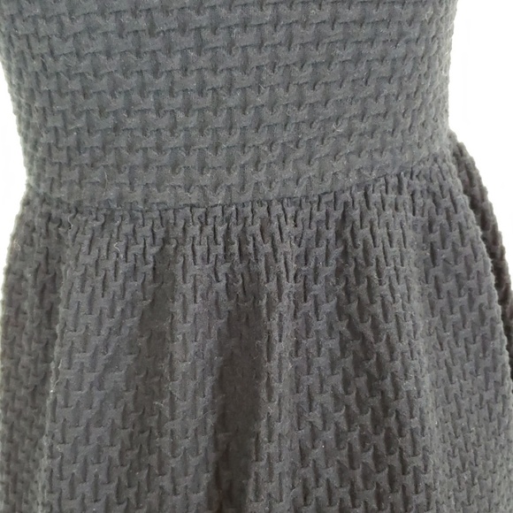 3/$15 Forever 21 little black dress size Medium - Picture 4 of 5
